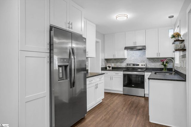 9 Callahan Avenue, Greenville, SC 29617