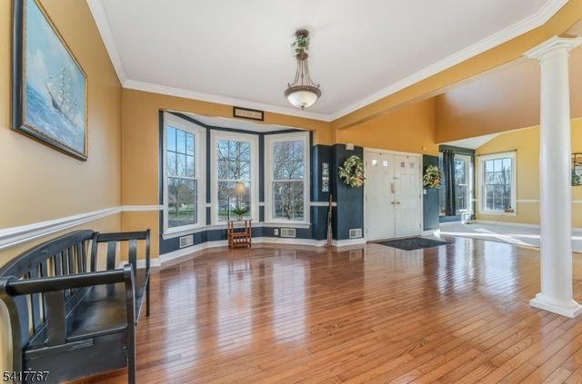 12 Foxwood Ln, Lopatcong Twp., NJ 08865