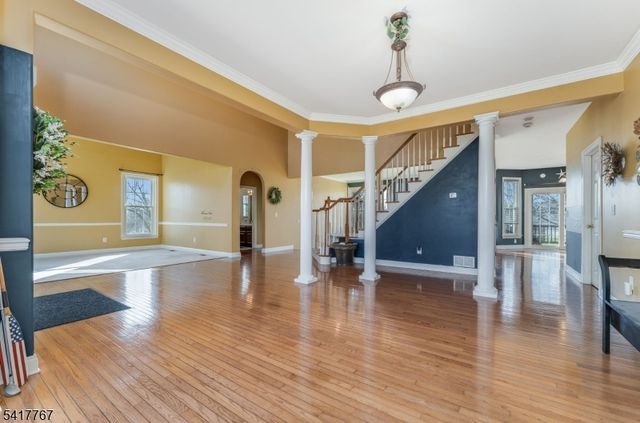 12 Foxwood Ln, Lopatcong Twp., NJ 08865