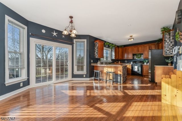 12 Foxwood Ln, Lopatcong Twp., NJ 08865