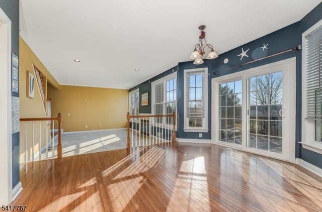 12 Foxwood Ln, Lopatcong Twp., NJ 08865