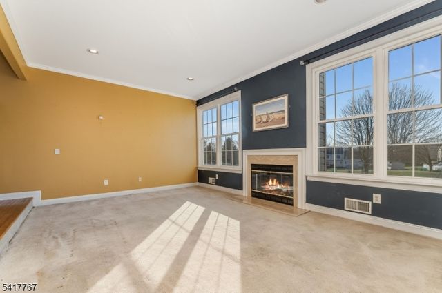 12 Foxwood Ln, Lopatcong Twp., NJ 08865