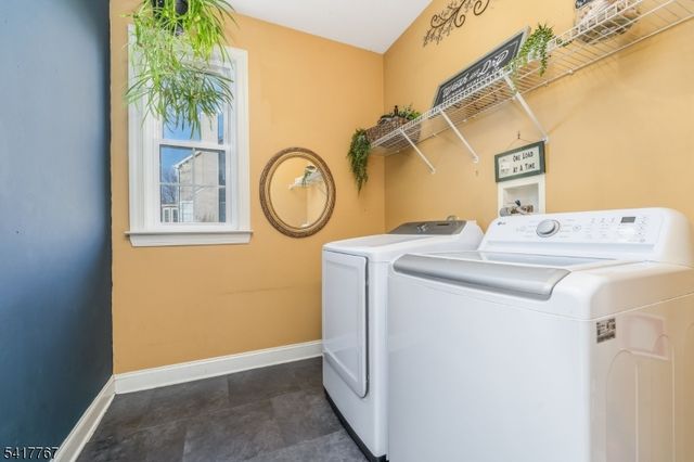 12 Foxwood Ln, Lopatcong Twp., NJ 08865