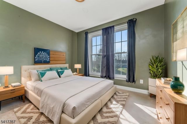 12 Foxwood Ln, Lopatcong Twp., NJ 08865