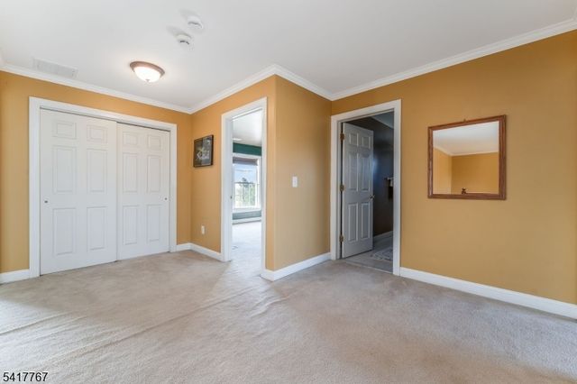 12 Foxwood Ln, Lopatcong Twp., NJ 08865