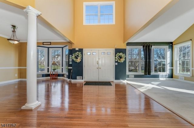 12 Foxwood Ln, Lopatcong Twp., NJ 08865