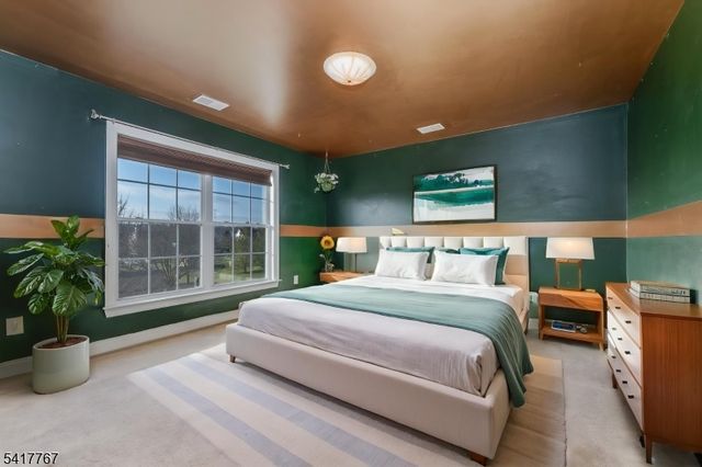 12 Foxwood Ln, Lopatcong Twp., NJ 08865