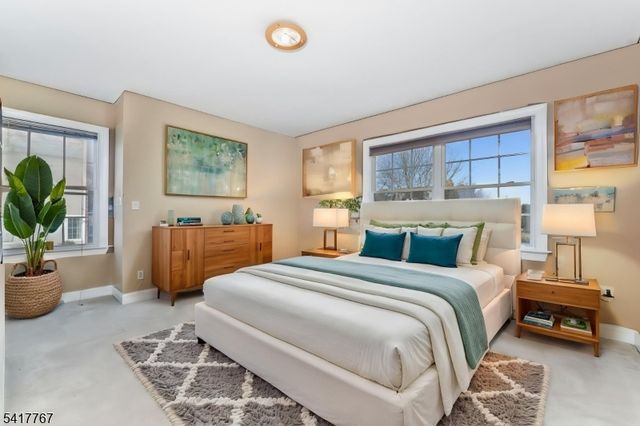 12 Foxwood Ln, Lopatcong Twp., NJ 08865