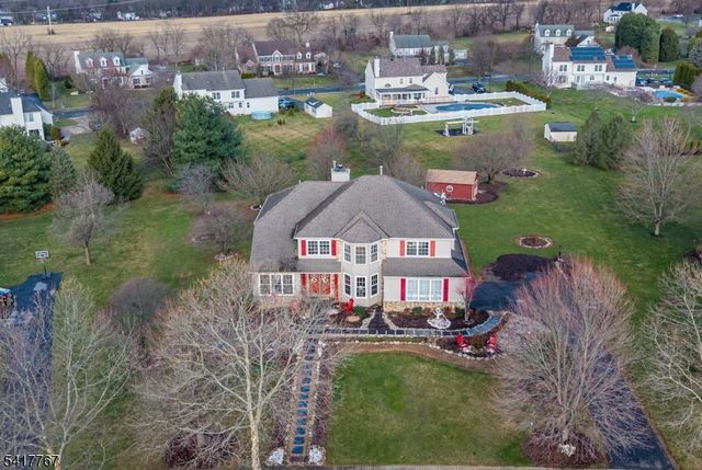 12 Foxwood Ln, Lopatcong Twp., NJ 08865