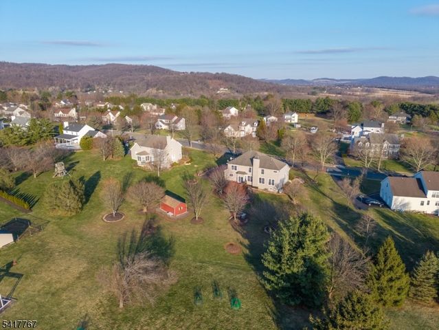 12 Foxwood Ln, Lopatcong Twp., NJ 08865