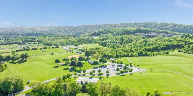 12 Foxwood Ln, Lopatcong Twp., NJ 08865