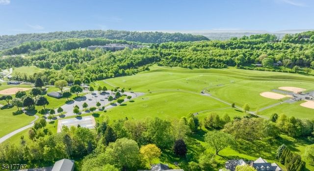 12 Foxwood Ln, Lopatcong Twp., NJ 08865