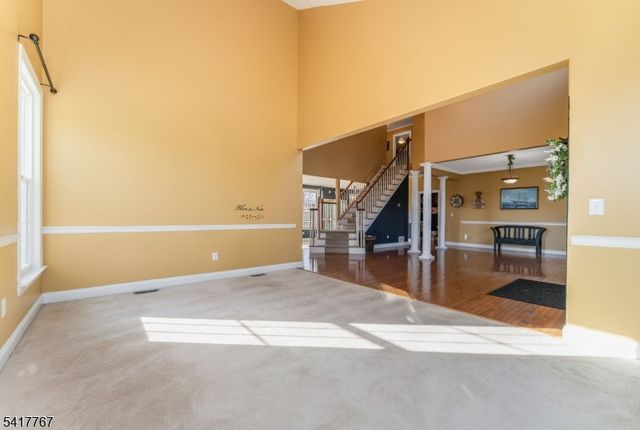 12 Foxwood Ln, Lopatcong Twp., NJ 08865