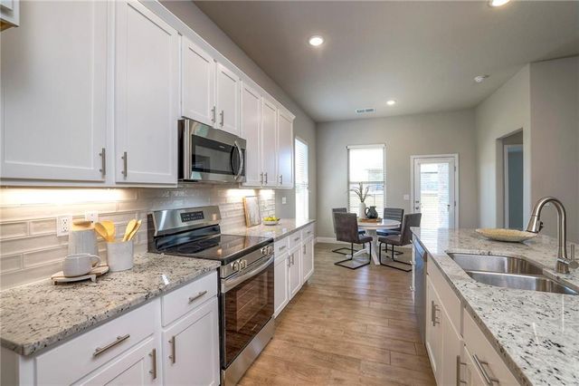 16770 S Hall Street, Olathe, KS 66062