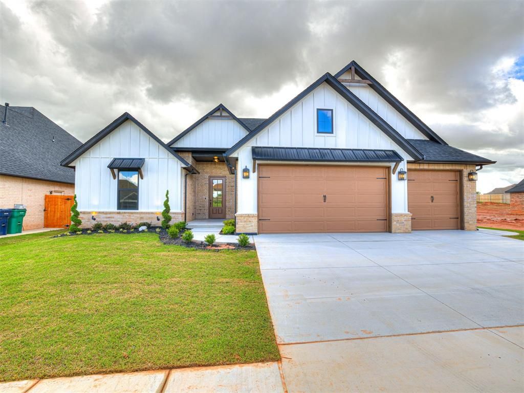 Image 1 of property listing at 10424 SW 51st Street, Mustang, OK 73064