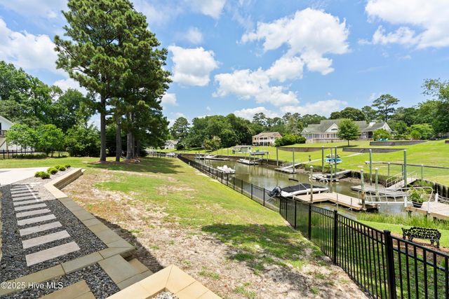 304 Gull Road, Hampstead, NC 28443