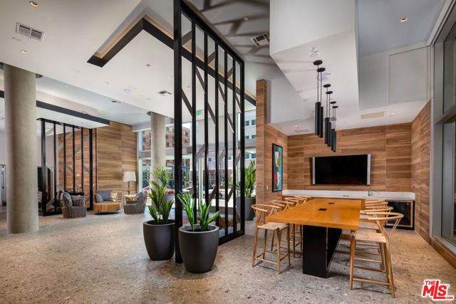 750 S Oxford Avenue 710, Los Angeles, CA 90005