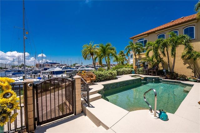 3213 Sunset Key CIR, Punta Gorda, FL 33955