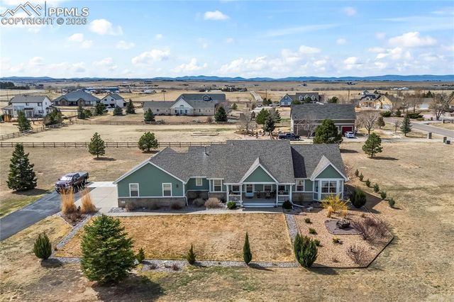 685 Green Gables Way, Bennett, CO 80102