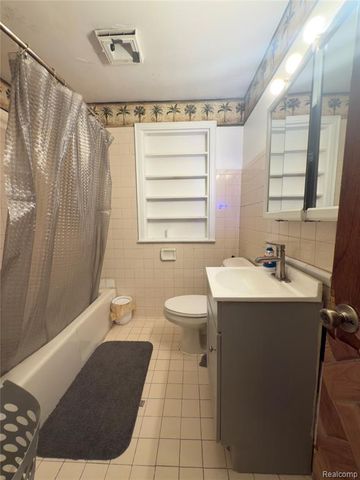 148 Rosemary Street, Dearborn Heights, MI 48127