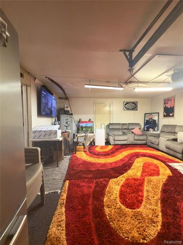 148 Rosemary Street, Dearborn Heights, MI 48127