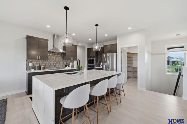 9833 S 42nd Street, Lincoln, NE 68516