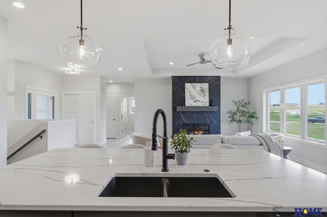 9833 S 42nd Street, Lincoln, NE 68516