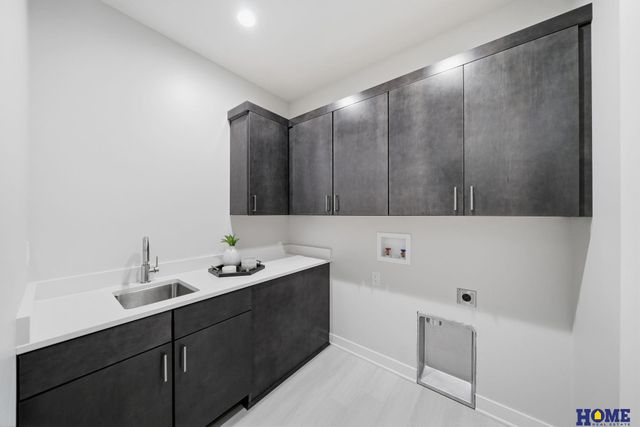 9833 S 42nd Street, Lincoln, NE 68516