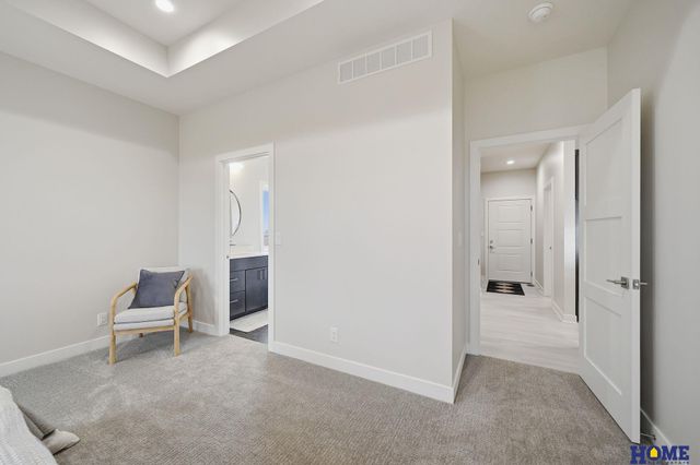 9833 S 42nd Street, Lincoln, NE 68516