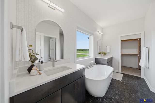 9833 S 42nd Street, Lincoln, NE 68516