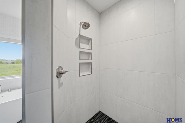 9833 S 42nd Street, Lincoln, NE 68516