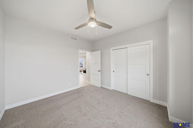 9833 S 42nd Street, Lincoln, NE 68516