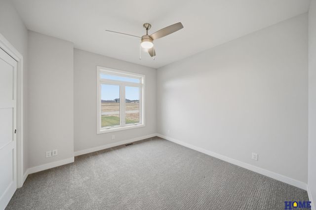 9833 S 42nd Street, Lincoln, NE 68516