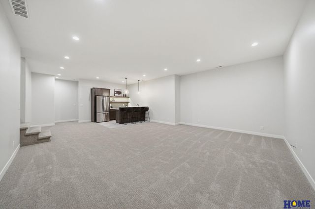 9833 S 42nd Street, Lincoln, NE 68516