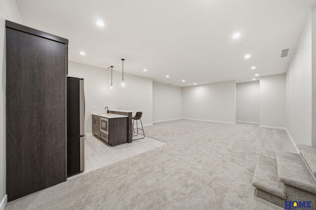9833 S 42nd Street, Lincoln, NE 68516