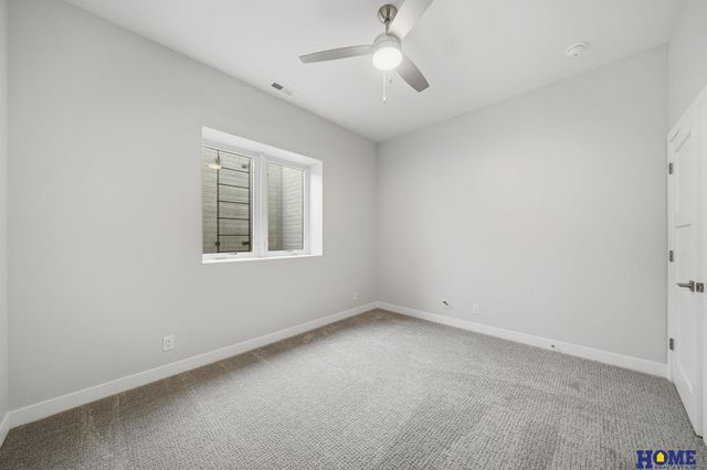 9833 S 42nd Street, Lincoln, NE 68516