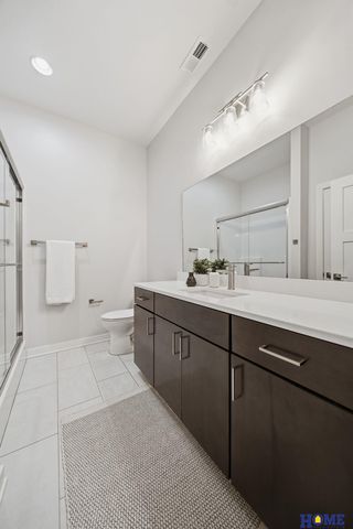 9833 S 42nd Street, Lincoln, NE 68516