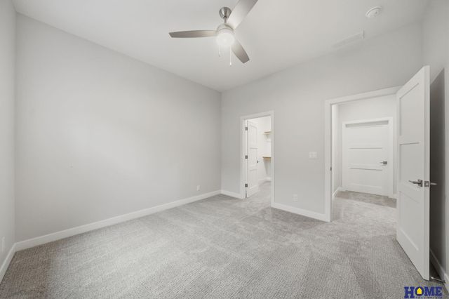 9833 S 42nd Street, Lincoln, NE 68516