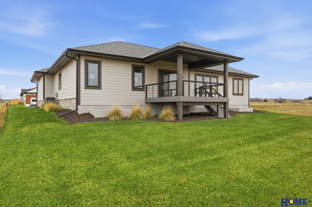 9833 S 42nd Street, Lincoln, NE 68516