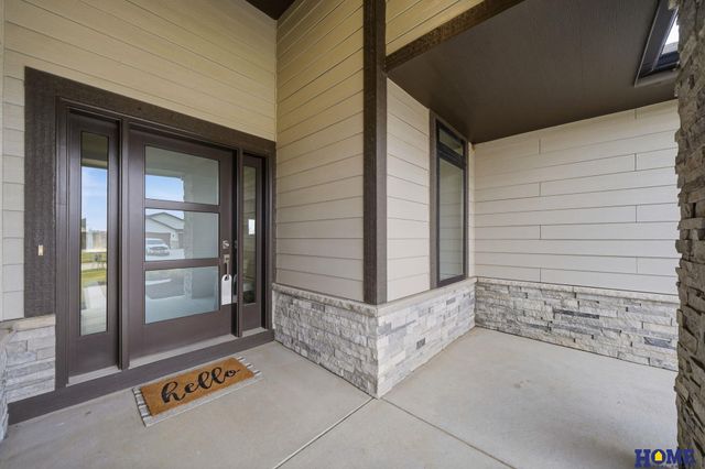 9833 S 42nd Street, Lincoln, NE 68516