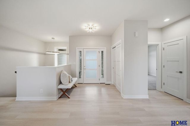 9833 S 42nd Street, Lincoln, NE 68516