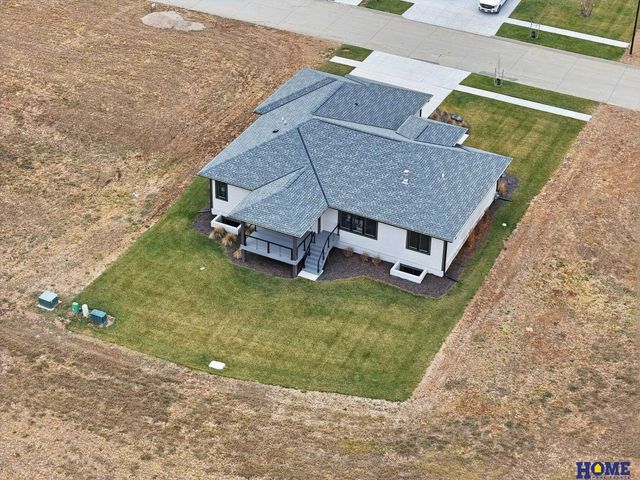 9833 S 42nd Street, Lincoln, NE 68516