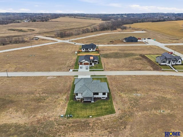 9833 S 42nd Street, Lincoln, NE 68516