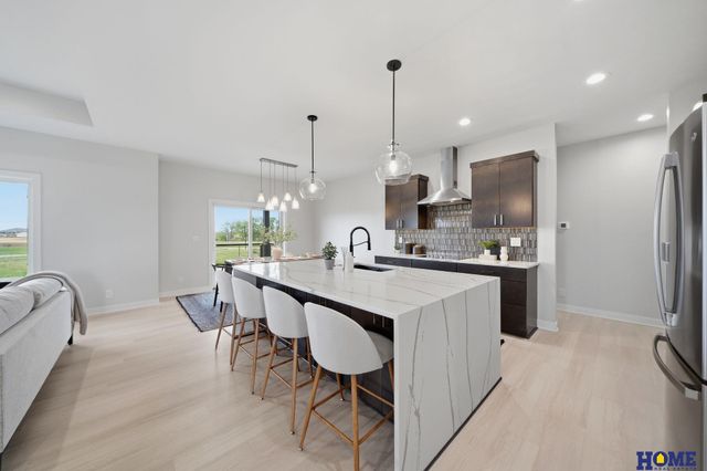 9833 S 42nd Street, Lincoln, NE 68516