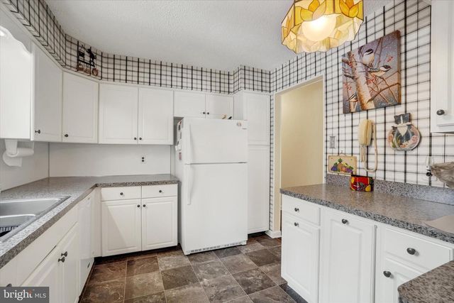 12 OAKLEAF CIR, Shrewsbury, PA 17361