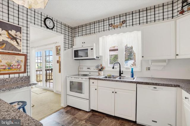 12 OAKLEAF CIR, Shrewsbury, PA 17361