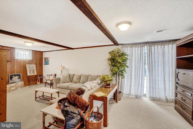 12 OAKLEAF CIR, Shrewsbury, PA 17361