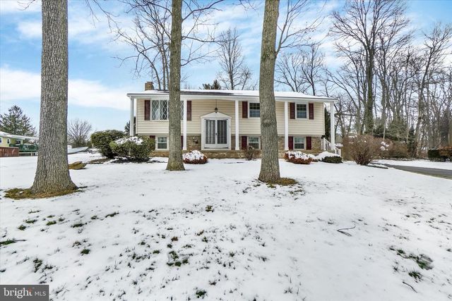12 OAKLEAF CIR, Shrewsbury, PA 17361