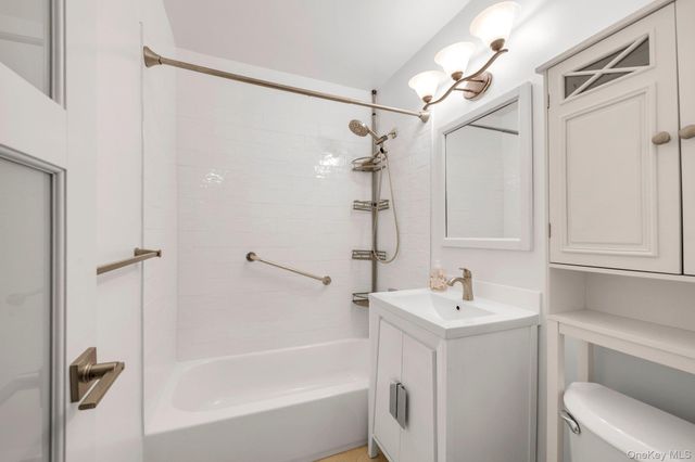 1841 Central Park Avenue 8G, Yonkers, NY 10103