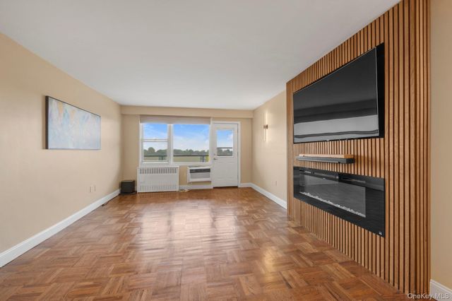 1841 Central Park Avenue 8G, Yonkers, NY 10103